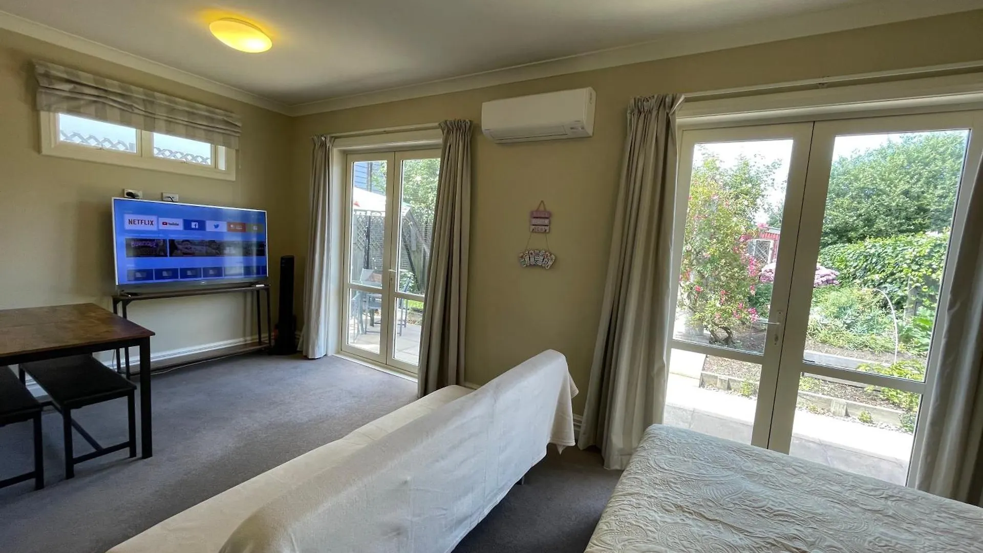 Guest house Quiet And New Cnzhouse With Yard Near River In Cbd Christchurch New Zealand